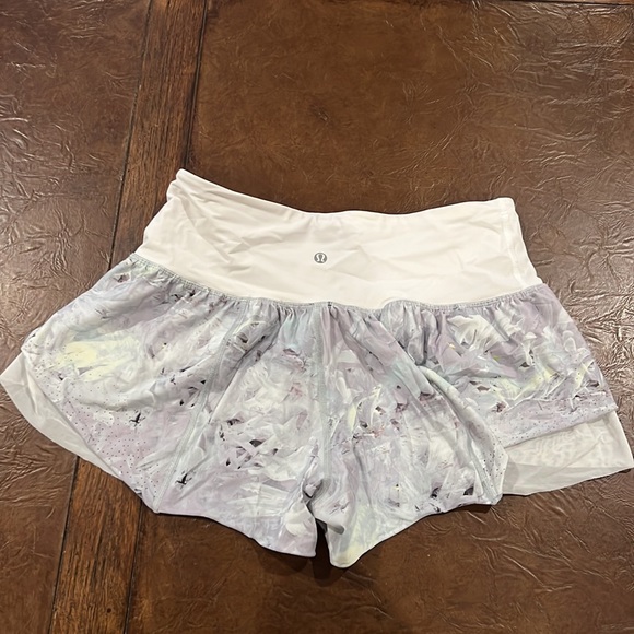 RARE Lululemon shorts - Picture 2 of 7